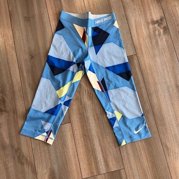 Nike Pro Blue Pattern Athletic Cropped Leggings Women S Bin D-8 - Picture 2 of 5